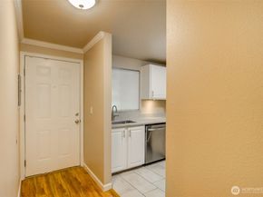 11107 NE 125th Lane F222, Kirkland WA 98034