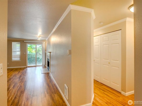 11107 NE 125th Lane F222, Kirkland WA 98034