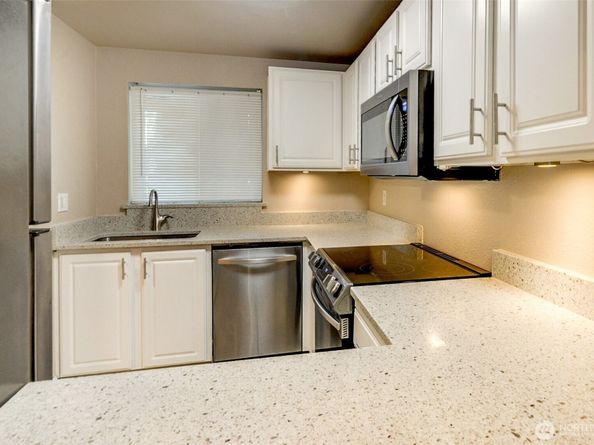 11107 NE 125th Lane F222, Kirkland WA 98034