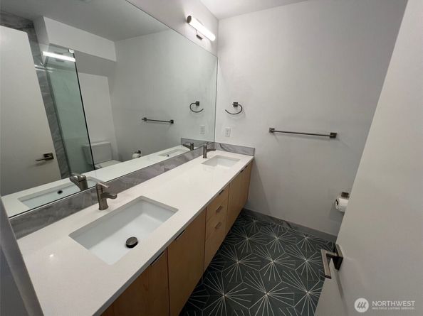 738 D N 92nd Street, Seattle WA 98103