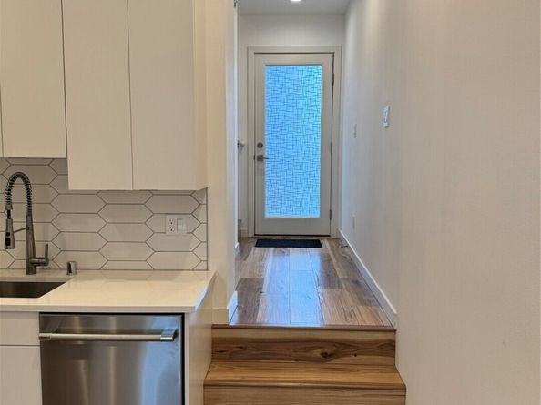 738 D N 92nd Street, Seattle WA 98103