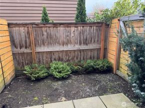 738 D N 92nd Street, Seattle WA 98103
