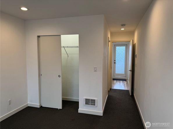 738 D N 92nd Street, Seattle WA 98103