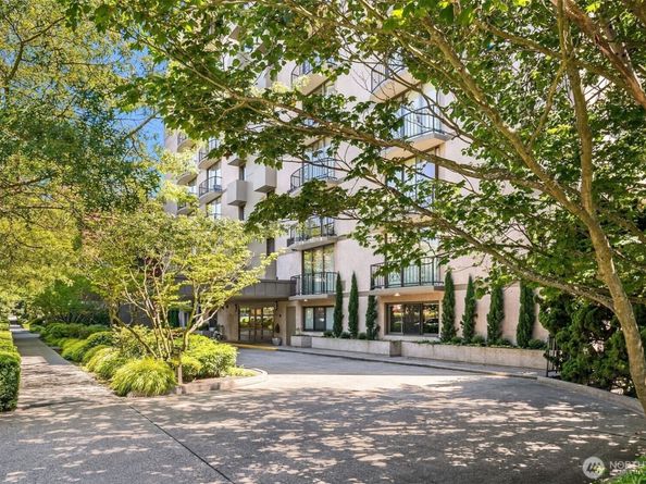 111 W Highland Drive 9E&9W, Seattle WA 98119