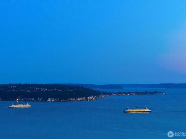 111 W Highland Drive 9E&9W, Seattle WA 98119