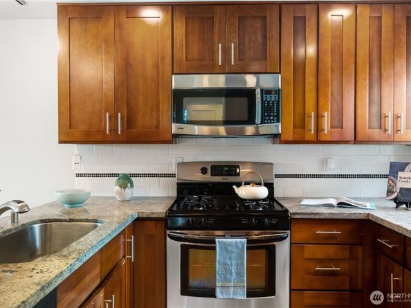 10536 24th Ave NE, Seattle WA 98125