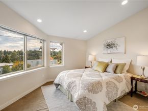 10536 24th Ave NE, Seattle WA 98125