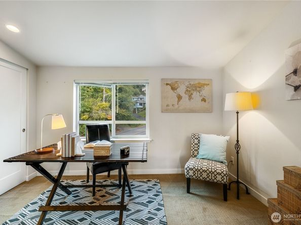 10536 24th Ave NE, Seattle WA 98125