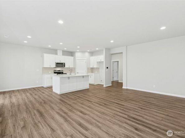 27113 30th Place S 23, Kent WA 98032
