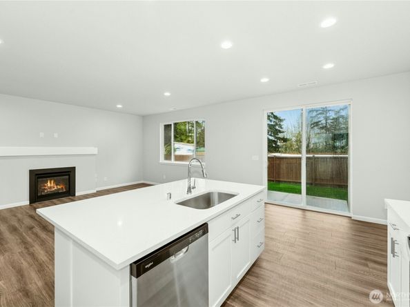 27113 30th Place S 23, Kent WA 98032