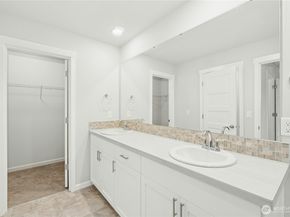 27113 30th Place S 23, Kent WA 98032