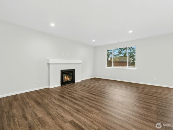 27113 30th Place S 23, Kent WA 98032