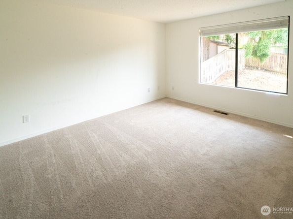 529 SW 324th, Federal Way WA 98023