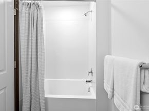 1359 Nolta Loop NE, Bainbridge Island WA 98110