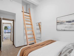 1359 Nolta Loop NE, Bainbridge Island WA 98110
