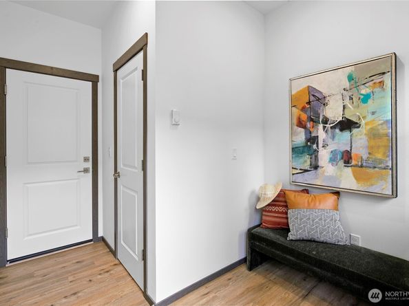 1359 Nolta Loop NE, Bainbridge Island WA 98110