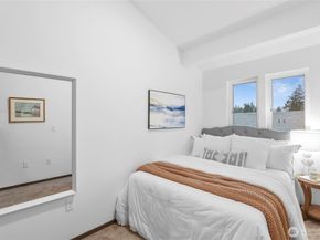 1359 Nolta Loop NE, Bainbridge Island WA 98110