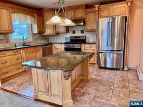 661 Clinton Place, Ridgefield NJ 07657