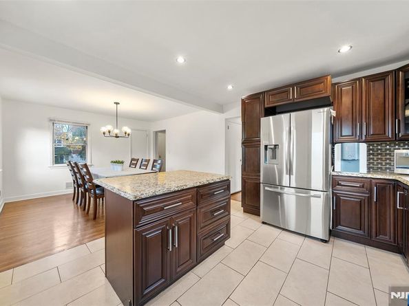 636 Elm Avenue, Ridgefield NJ 07657