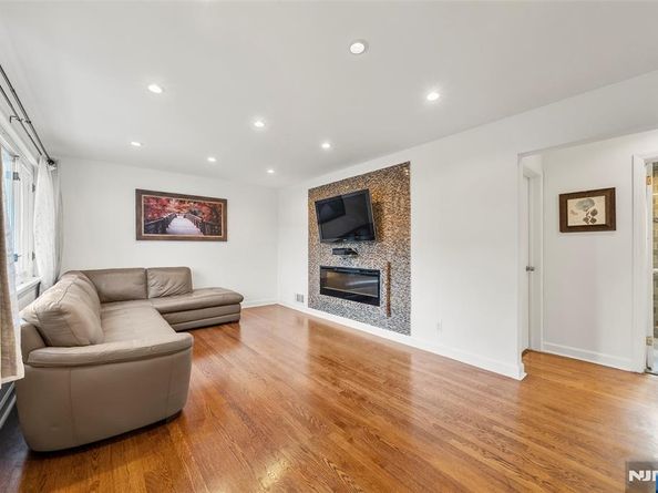 636 Elm Avenue, Ridgefield NJ 07657