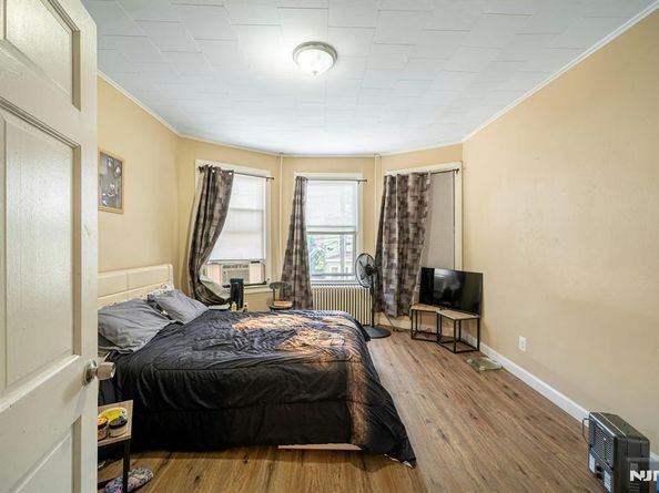 162 Glenwood Avenue, Jersey City NJ 07306
