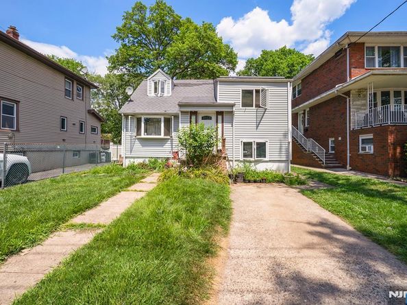 735 Clark Avenue, Ridgefield NJ 07657