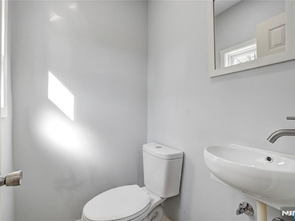 384 W Palisade Avenue, Englewood NJ 07631