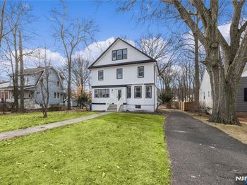 384 W Palisade Avenue