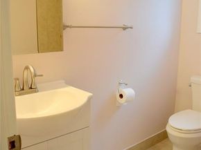 533 ROFF Avenue, Palisades Park NJ 07650