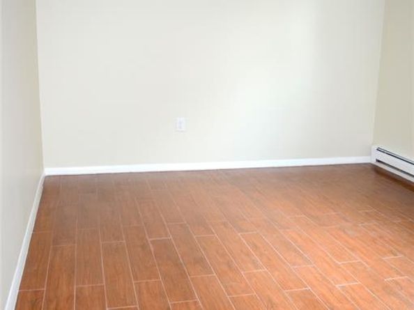 533 ROFF Avenue, Palisades Park NJ 07650