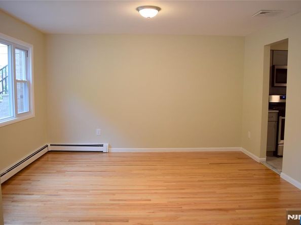 533 ROFF Avenue, Palisades Park NJ 07650