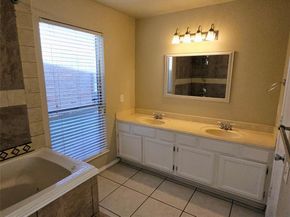 3813  Waxwing Circle S, Fort Worth Texas 76137