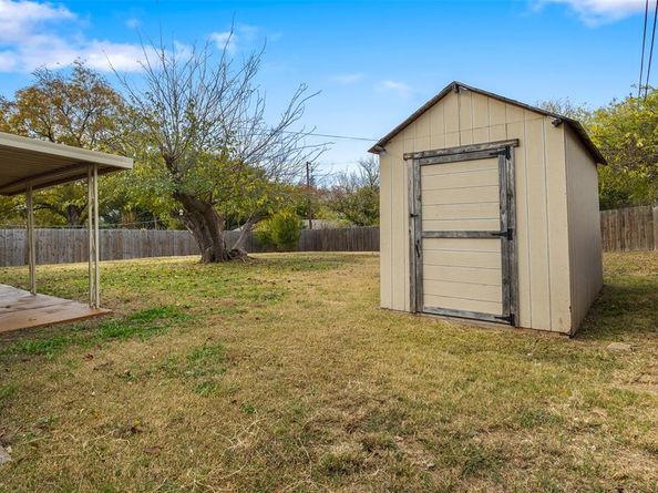 3858  Cartist Drive , Fort Worth Texas 76116