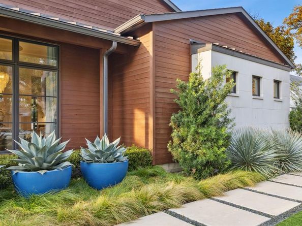 4447  Taos Road , Dallas Texas 75209