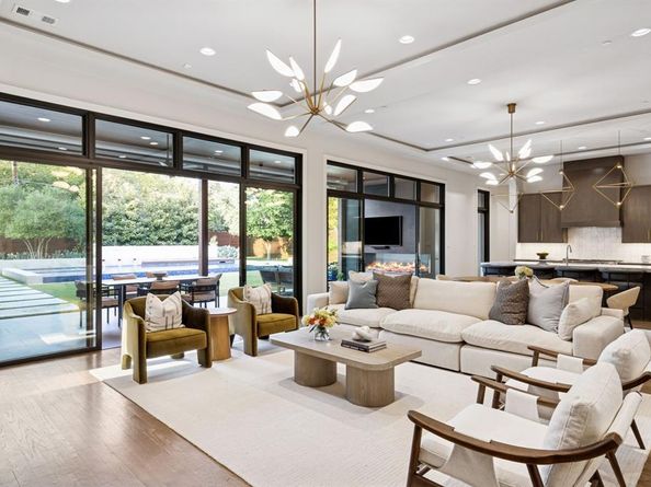 4447  Taos Road , Dallas Texas 75209