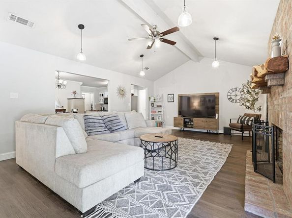 2705  Chebi Lane , Denton Texas 76209