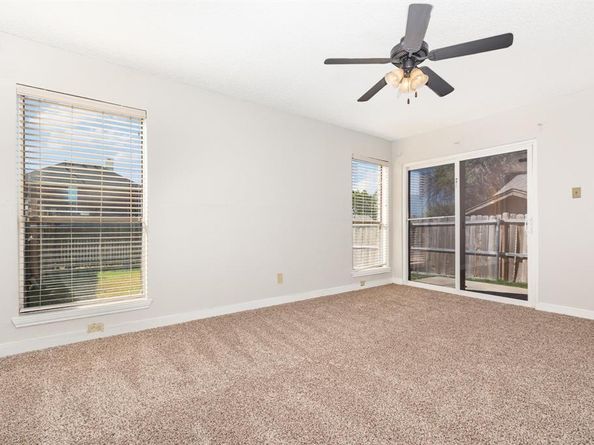 2212  Heritage Circle , Carrollton Texas 75006