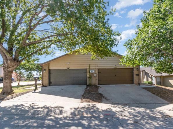 2212  Heritage Circle , Carrollton Texas 75006
