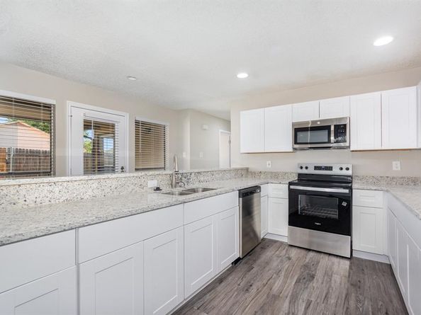 2212  Heritage Circle , Carrollton Texas 75006