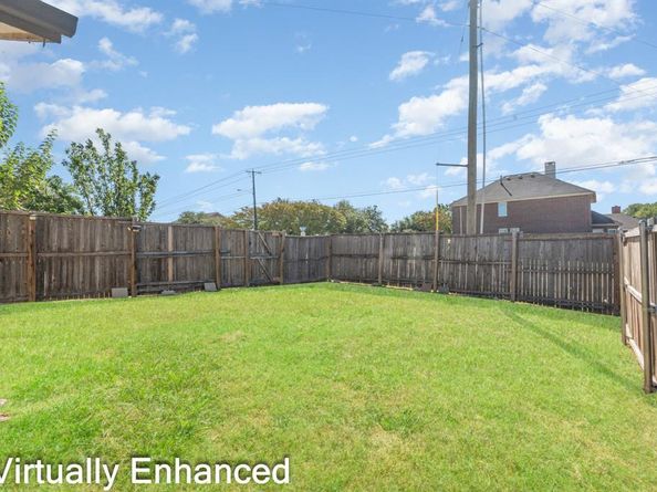 2212  Heritage Circle , Carrollton Texas 75006