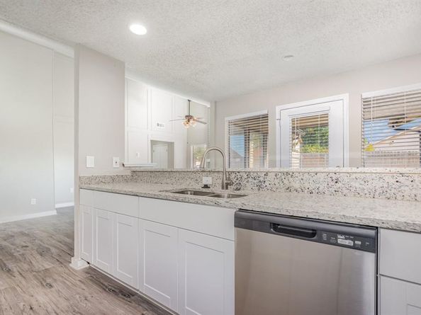 2212  Heritage Circle , Carrollton Texas 75006