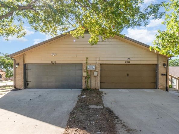 2212  Heritage Circle , Carrollton Texas 75006