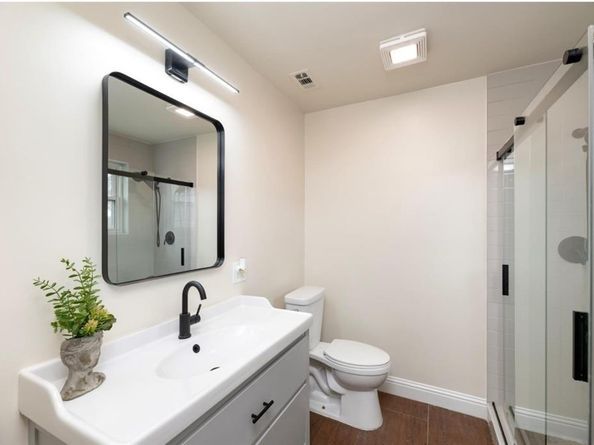 1413  Hill Street , Grapevine Texas 76051