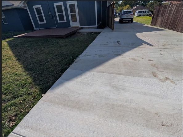 1413  Hill Street , Grapevine Texas 76051