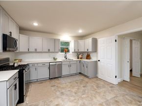 1413  Hill Street , Grapevine Texas 76051