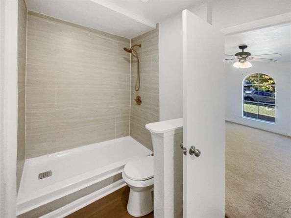 1426  Whiteoak Drive , Garland Texas 75040