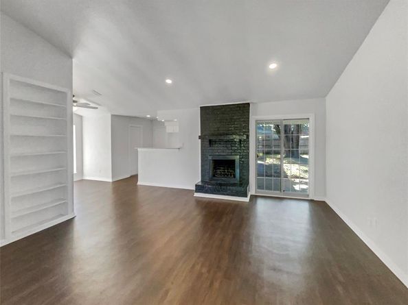 1426  Whiteoak Drive , Garland Texas 75040