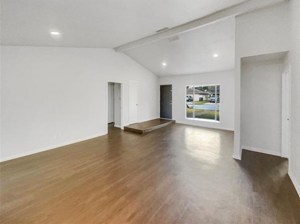 1426  Whiteoak Drive , Garland Texas 75040