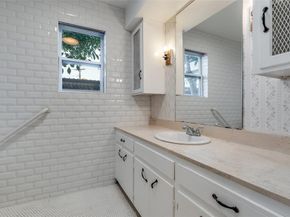 6035  Sandhurst Lane  B, Dallas Texas 75206