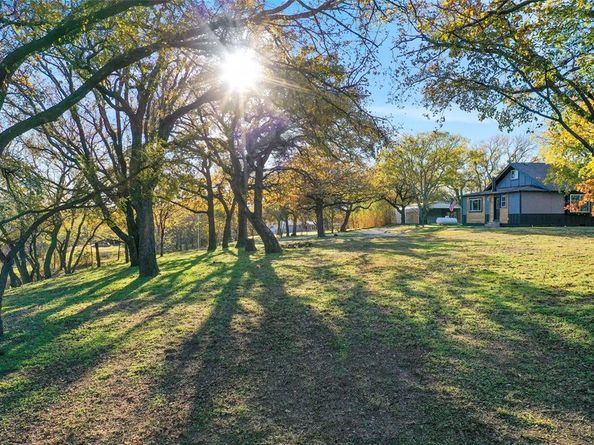 308  Country Club Road , Argyle Texas 76226